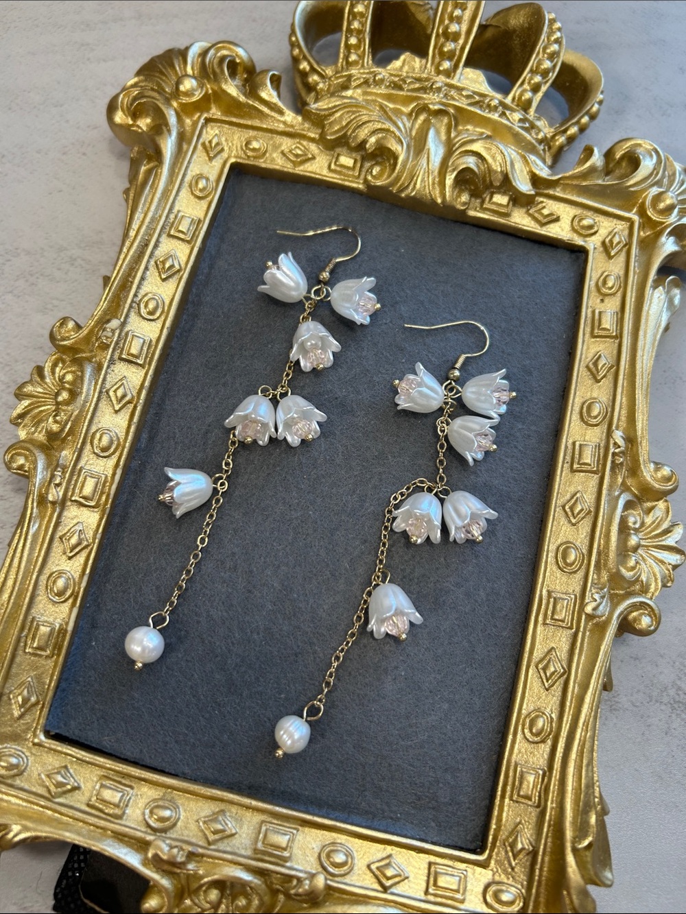 Showstoppers 💕 Delicate White Floral Drop Earrings with Genuine Pearl Accent